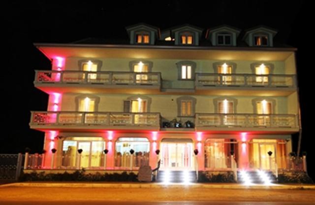 Palace Hotel Una Nuova Strada Nocera Terinese Dış mekan fotoğraf